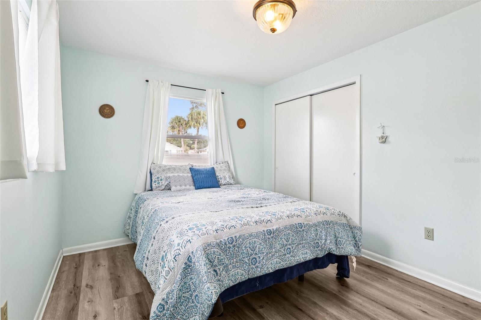 Image 27 of 34 For 1605 Selkirk Drive