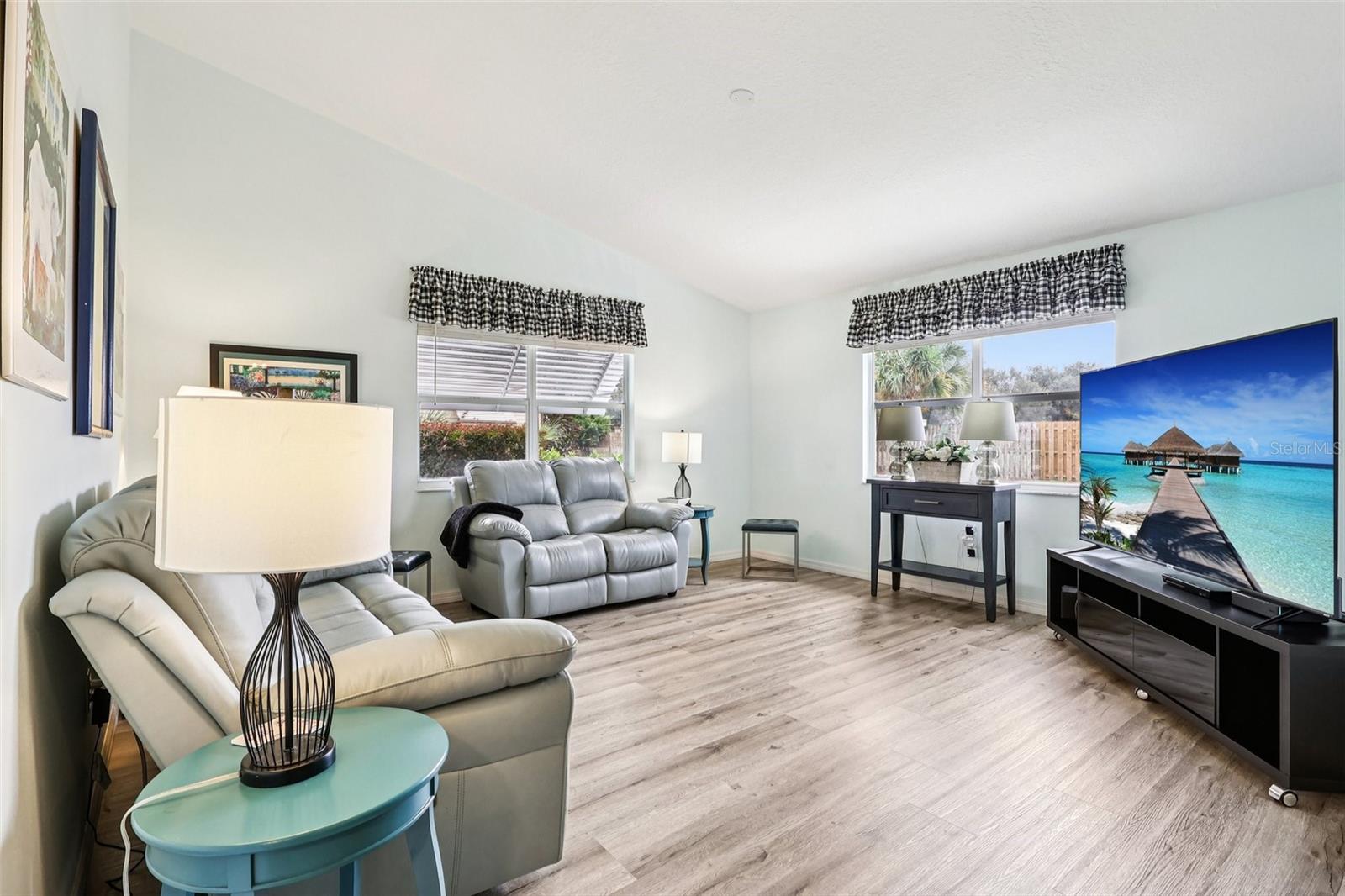 Image 6 of 34 For 1605 Selkirk Drive