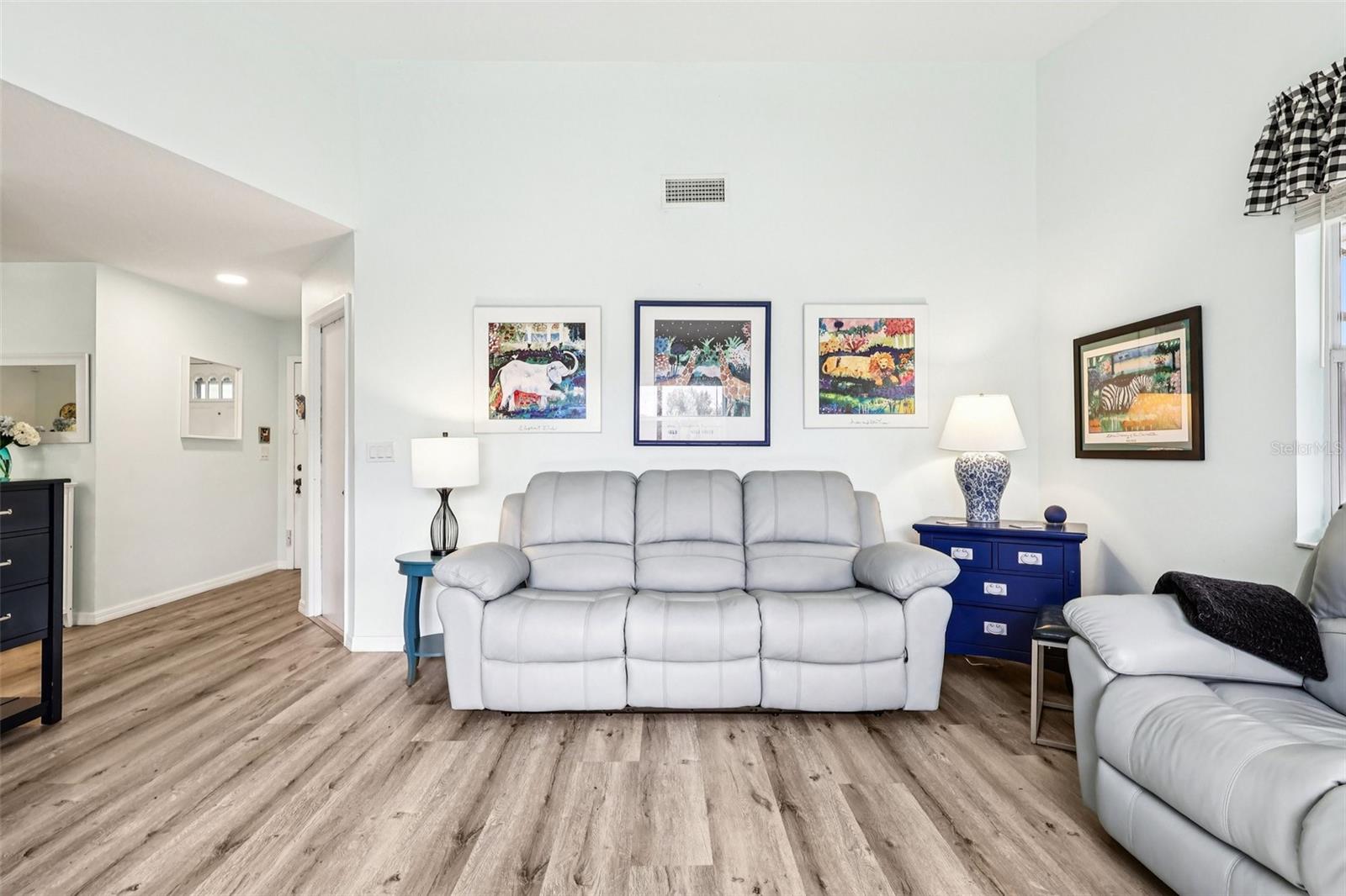 Image 9 of 34 For 1605 Selkirk Drive