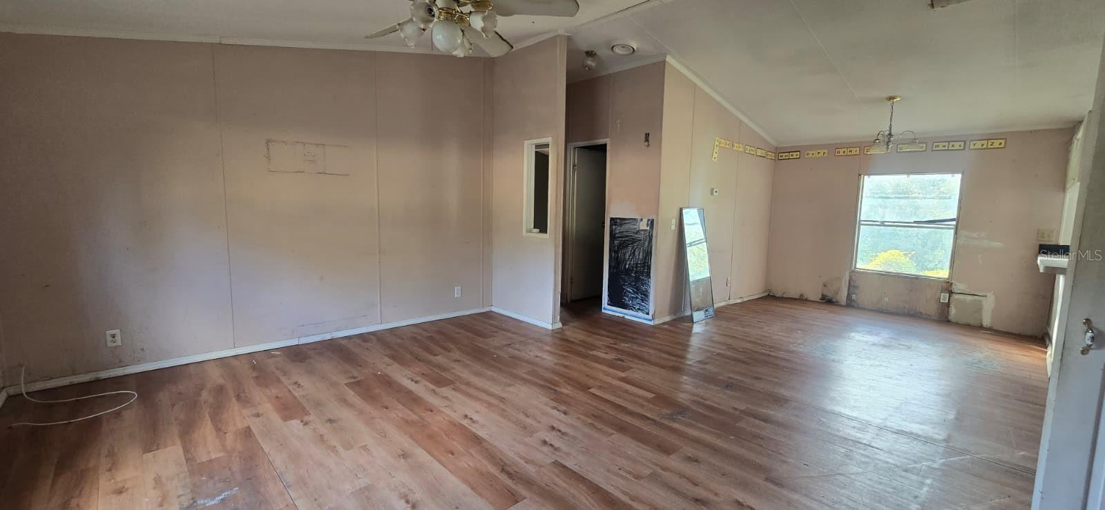 Image 4 of 19 For 17140 251st Terrace