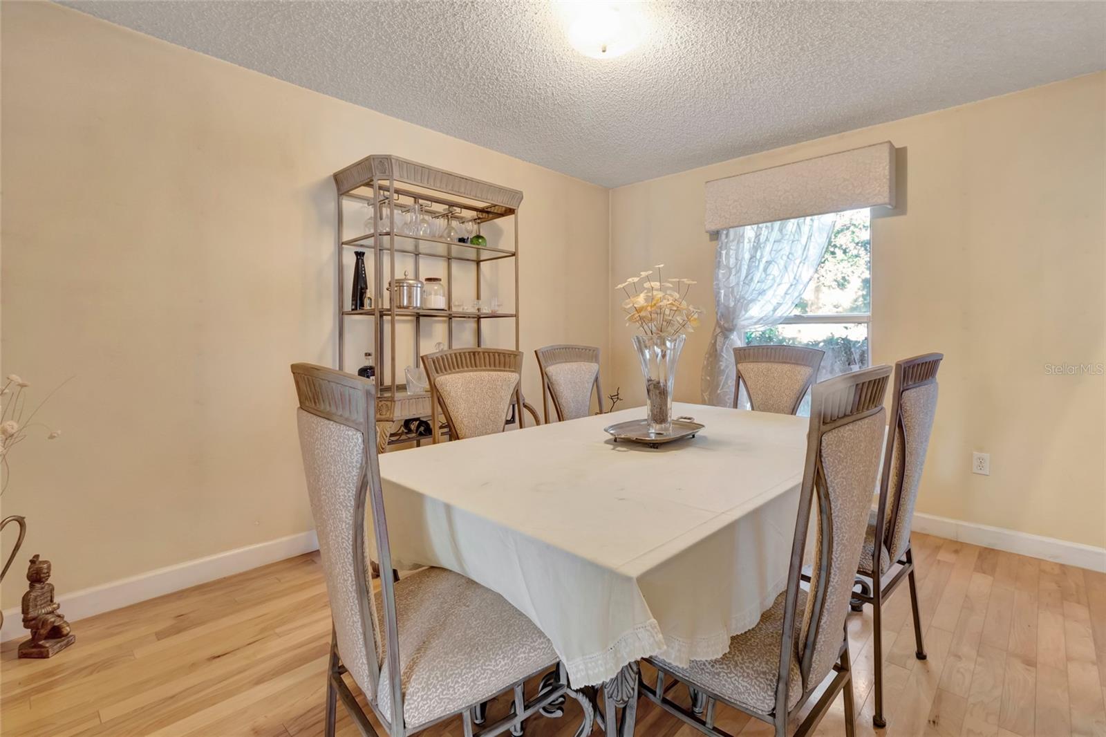 Image 10 of 52 For 16122 Denham Court