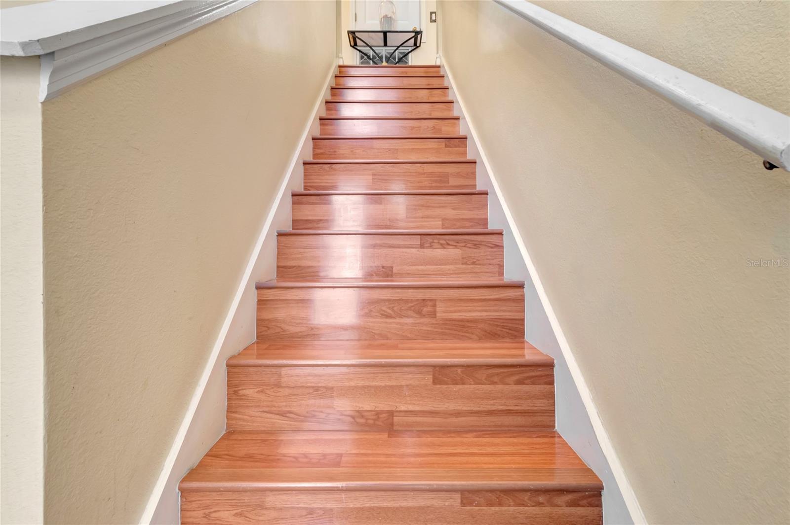 Image 17 of 52 For 16122 Denham Court