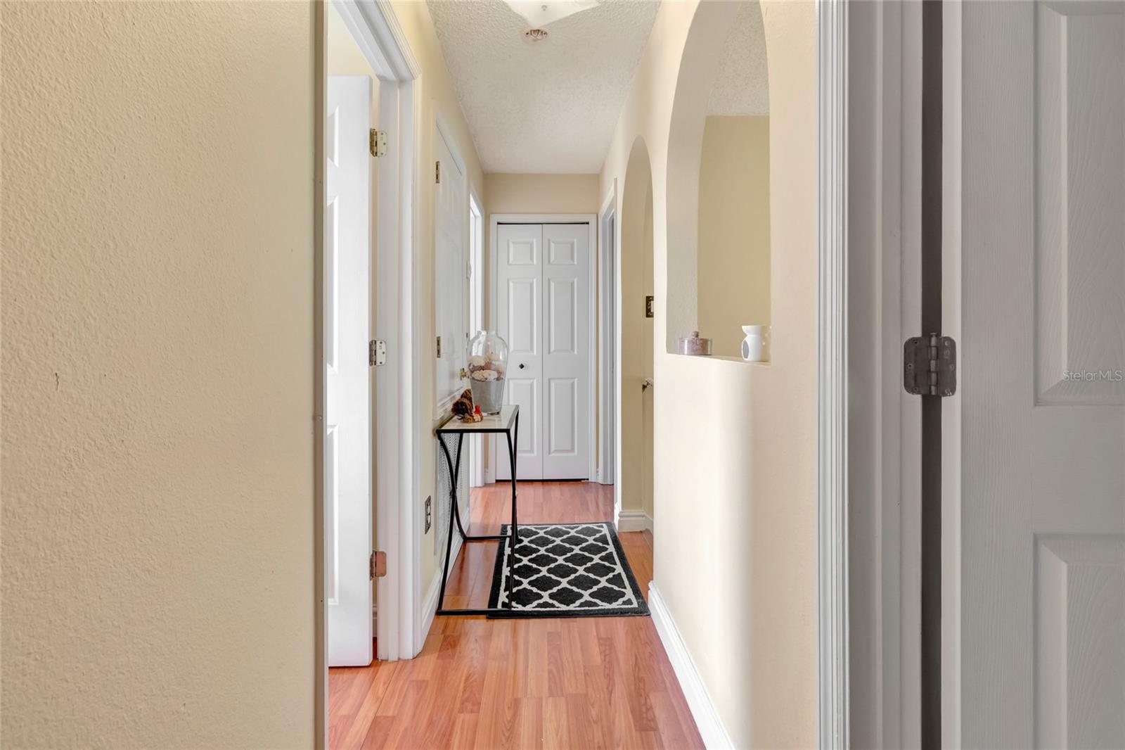 Image 18 of 52 For 16122 Denham Court