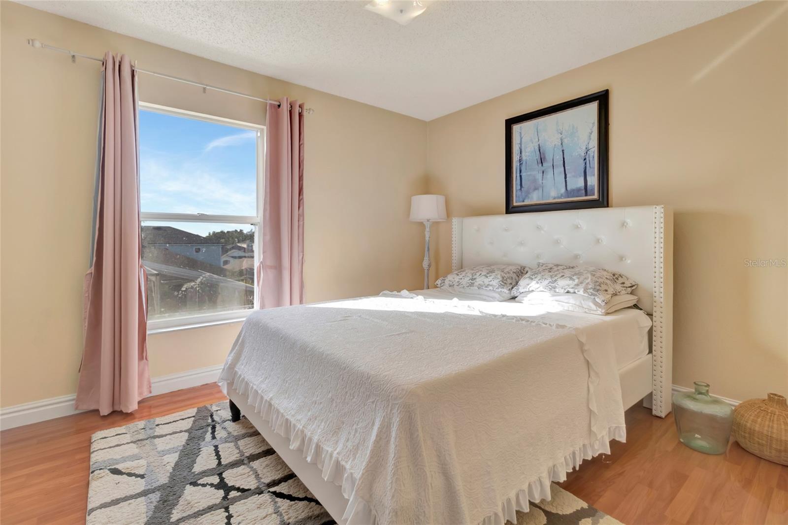 Image 20 of 52 For 16122 Denham Court