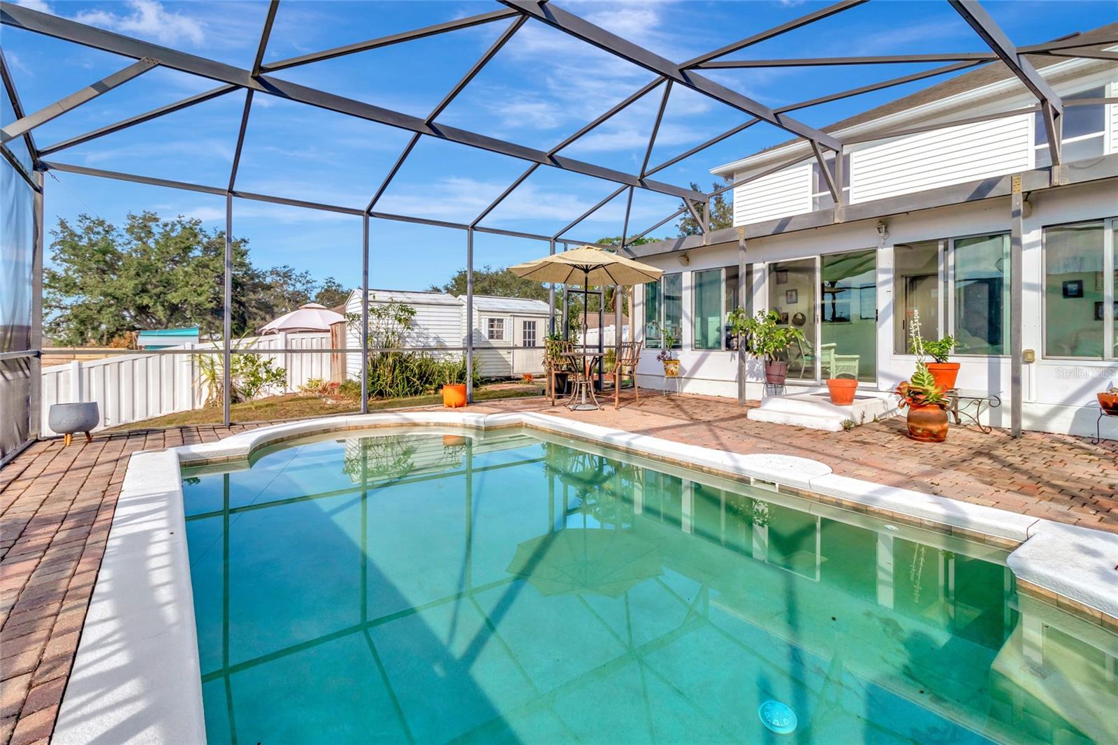 Image 32 of 52 For 16122 Denham Court