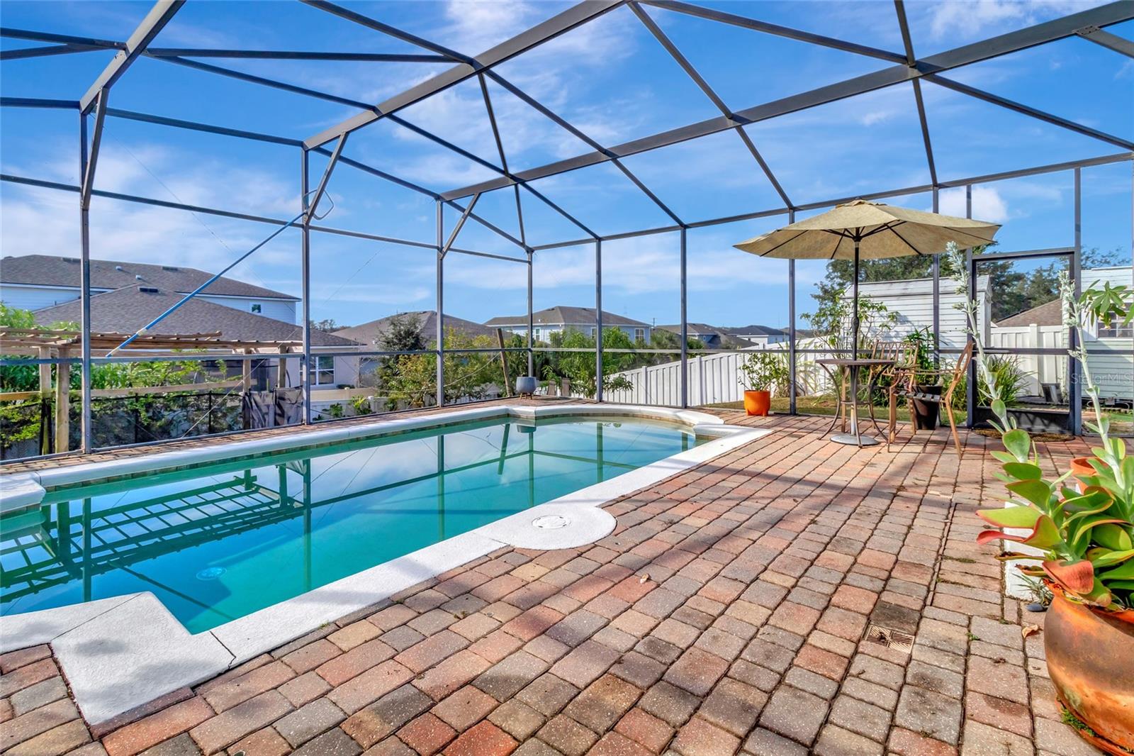 Image 33 of 52 For 16122 Denham Court