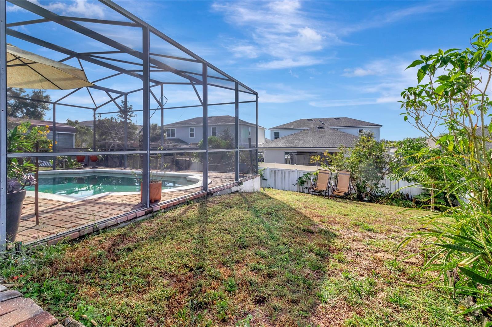 Image 34 of 52 For 16122 Denham Court