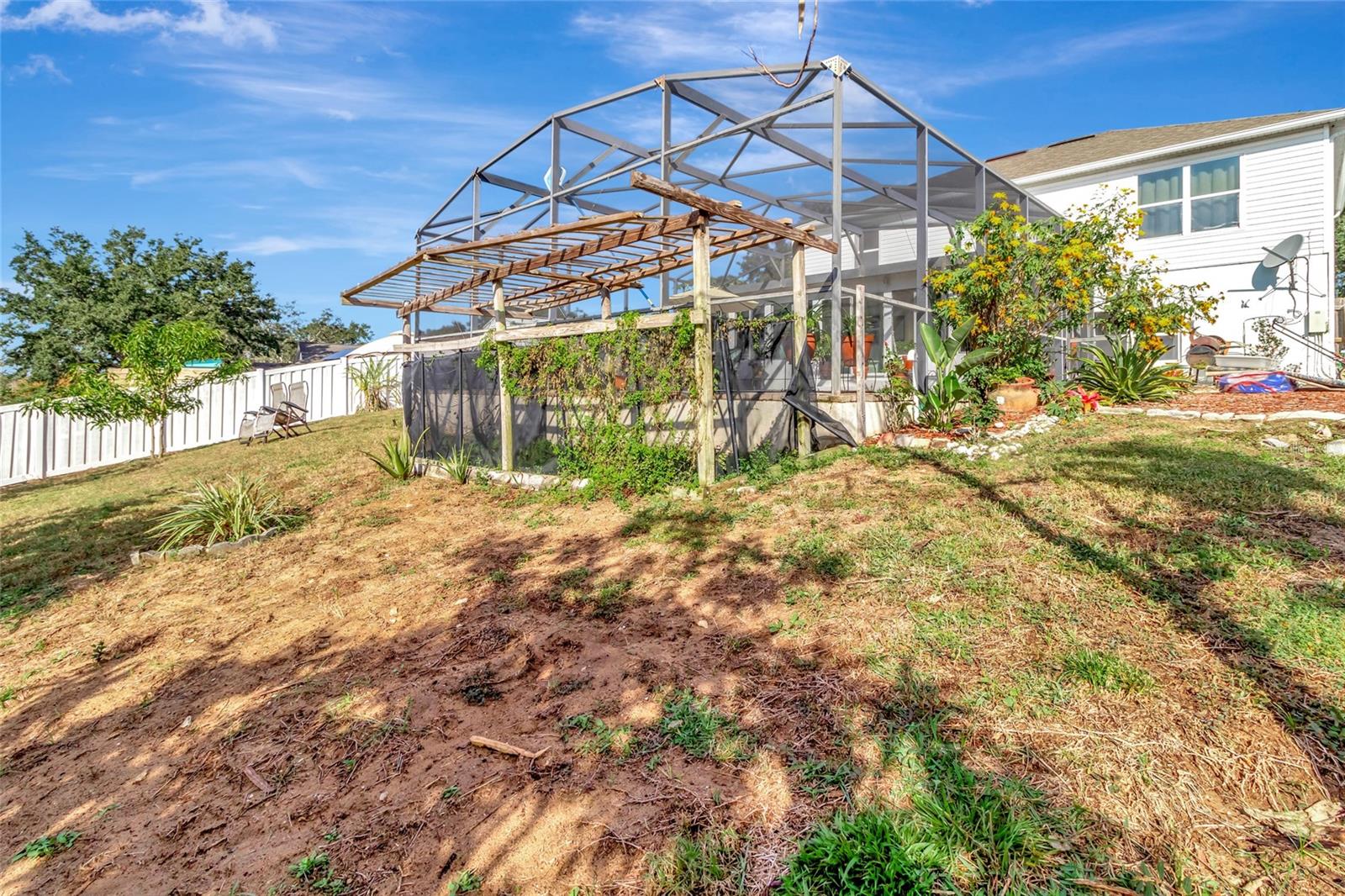 Image 36 of 52 For 16122 Denham Court