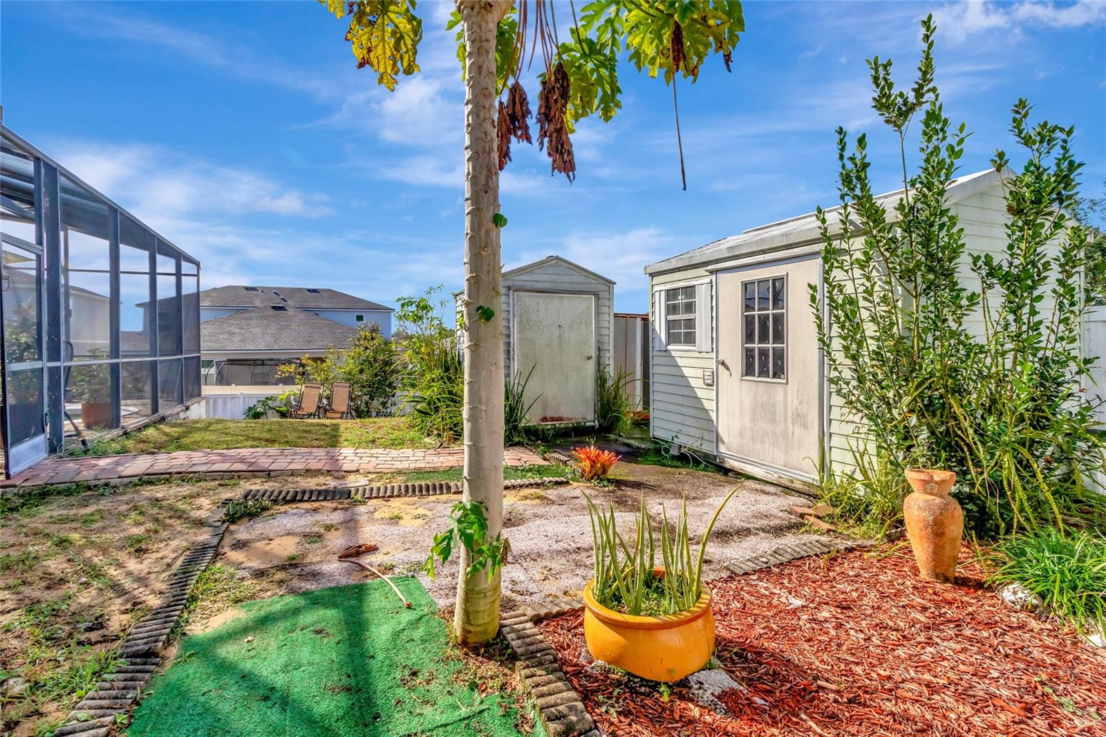 Image 37 of 52 For 16122 Denham Court