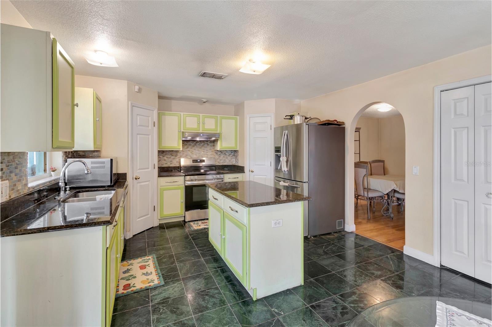 Image 4 of 52 For 16122 Denham Court