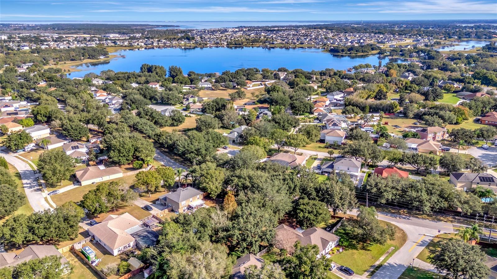 Image 40 of 52 For 16122 Denham Court