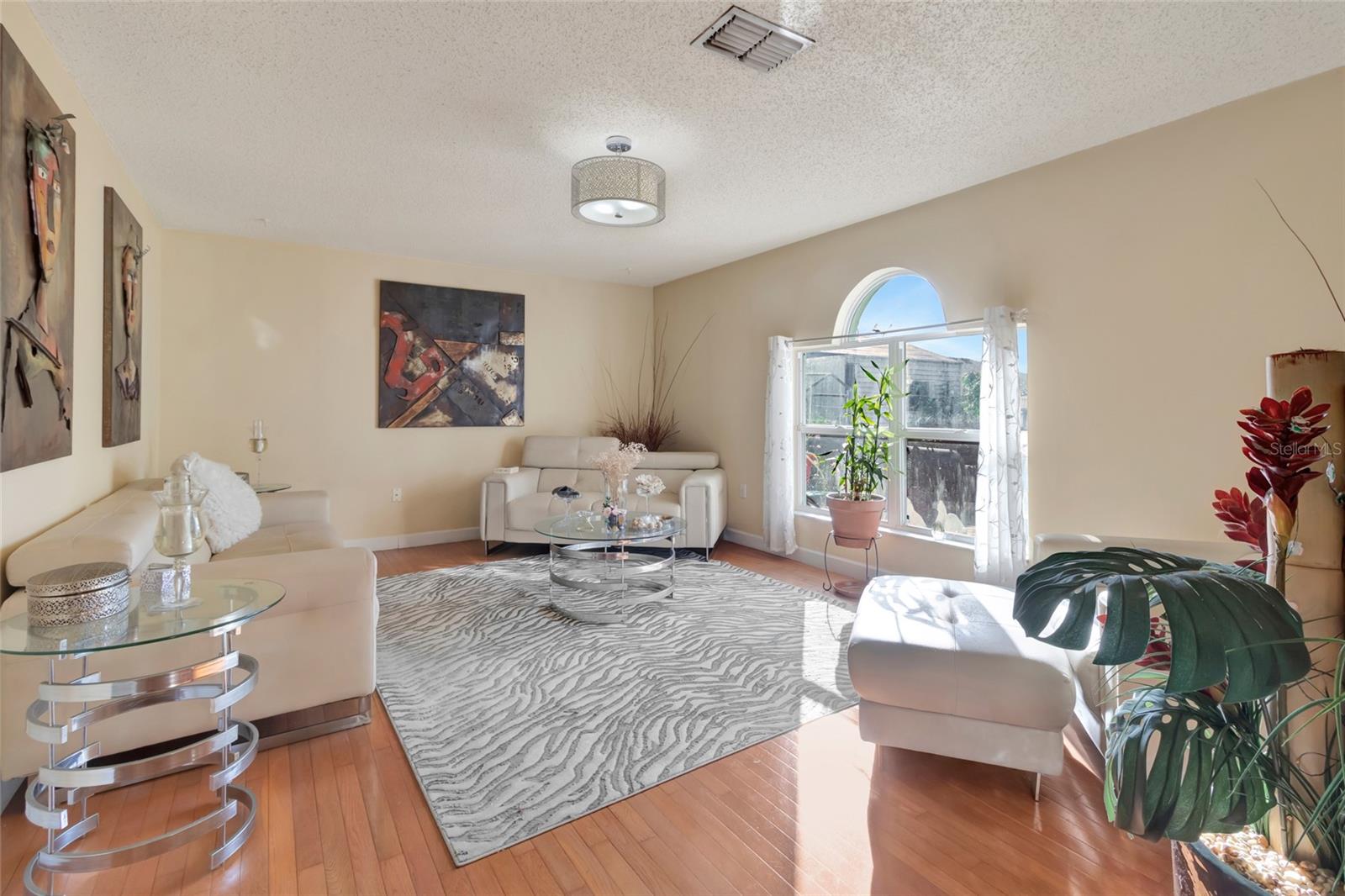 Image 5 of 52 For 16122 Denham Court