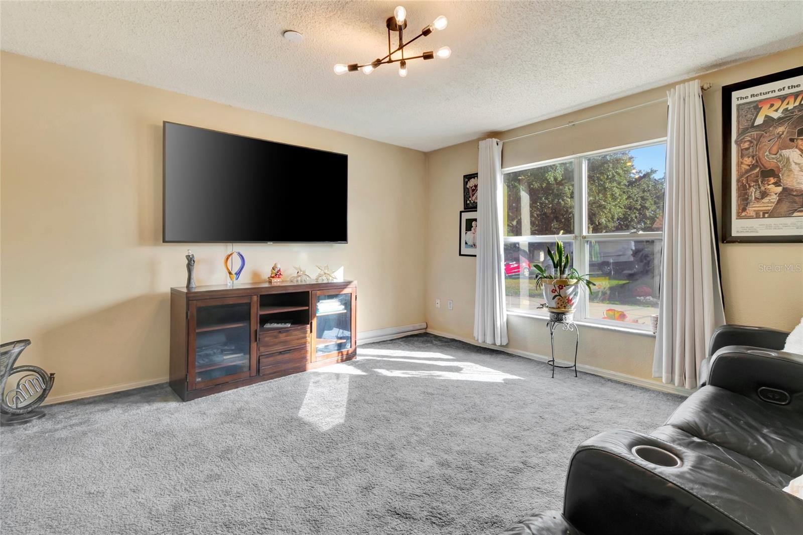 Image 6 of 52 For 16122 Denham Court