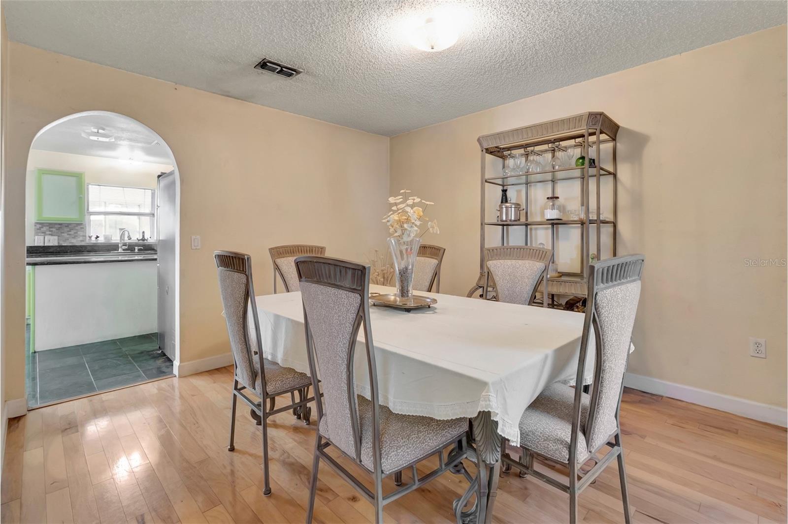 Image 9 of 52 For 16122 Denham Court