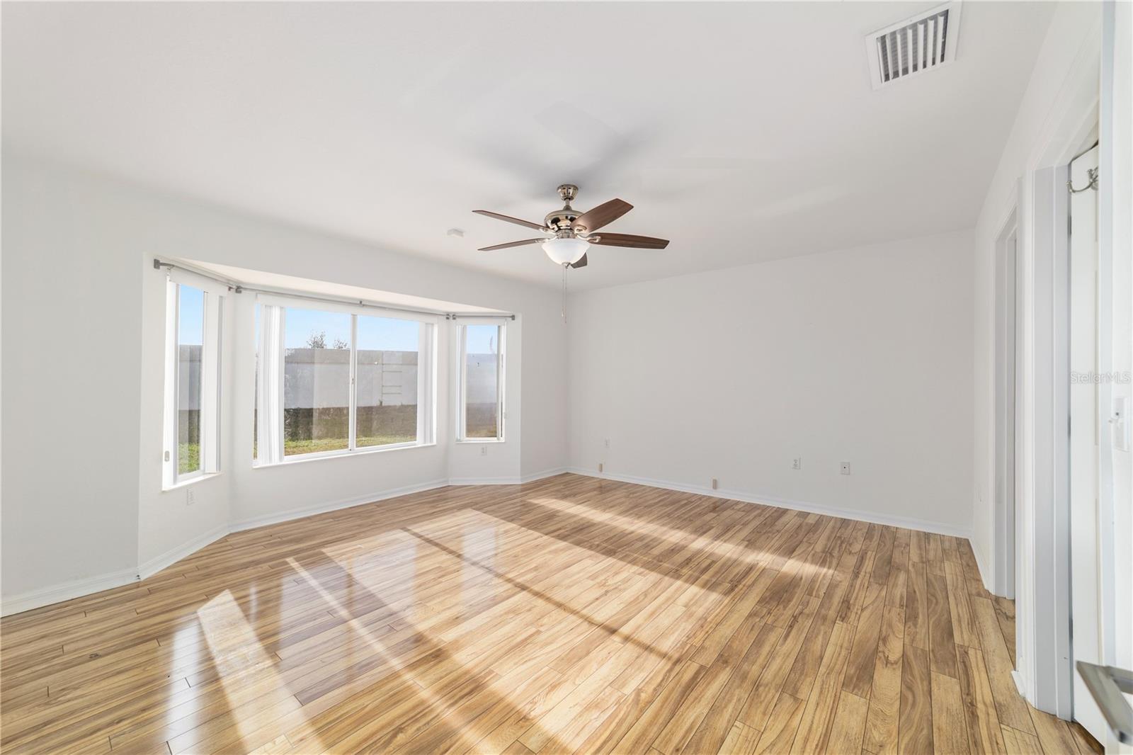 Image 19 of 66 For 14280 85th Avenue