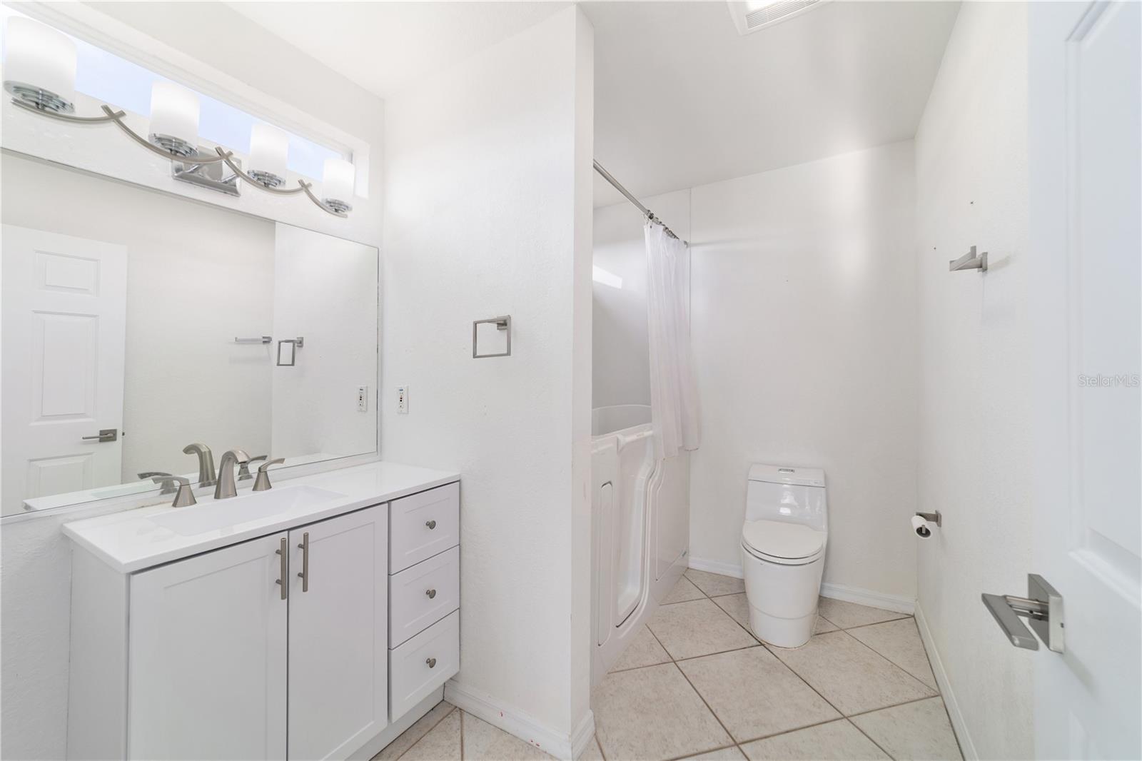 Image 21 of 66 For 14280 85th Avenue