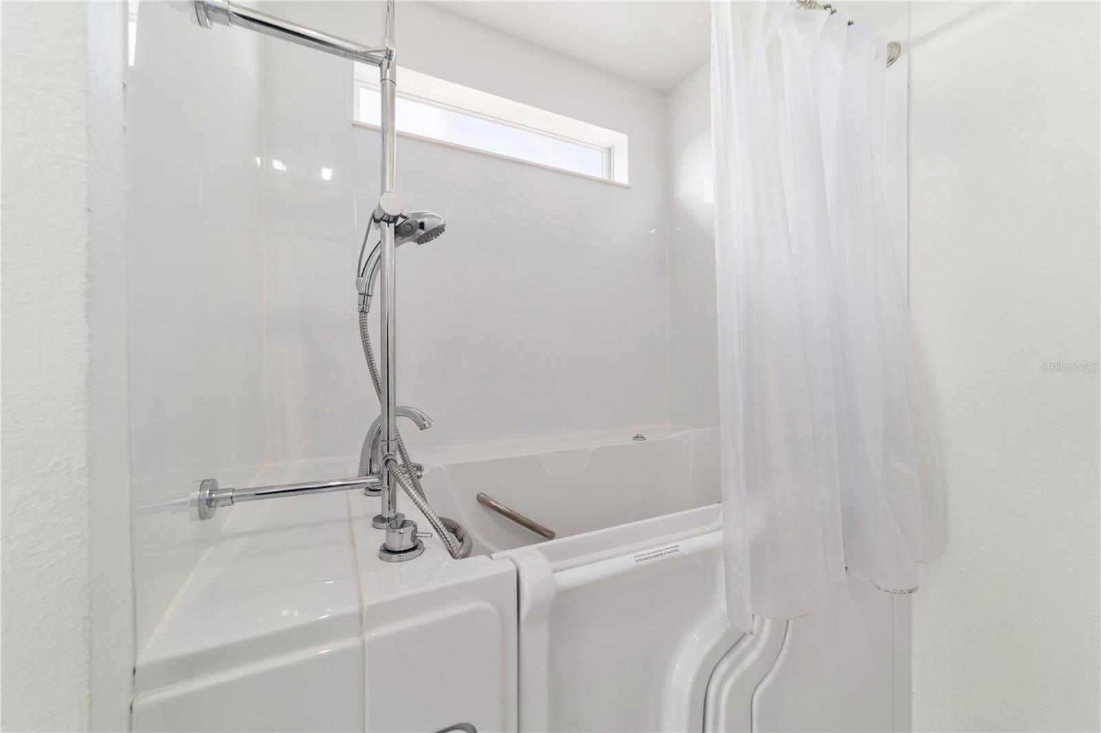 Image 22 of 66 For 14280 85th Avenue