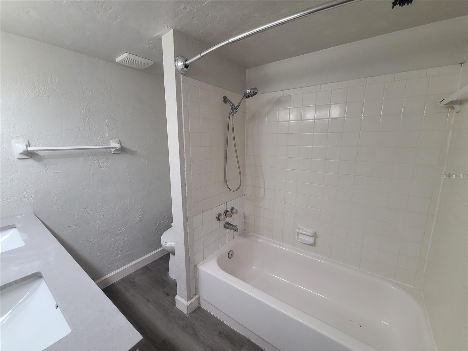 Image 16 of 18 For 18101 Sandalwood Drive