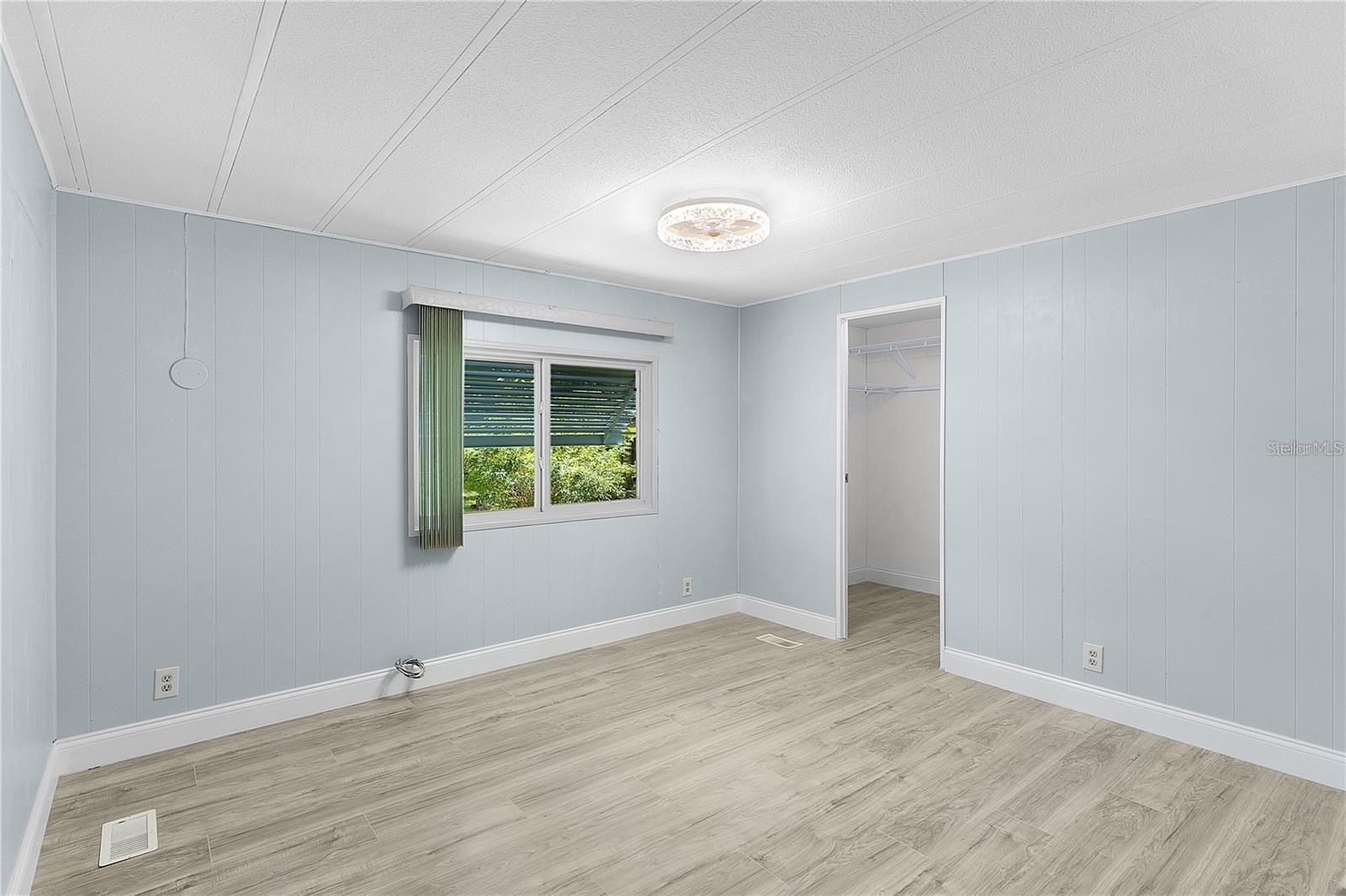 Image 18 of 36 For 354 Ivanhoe Circle