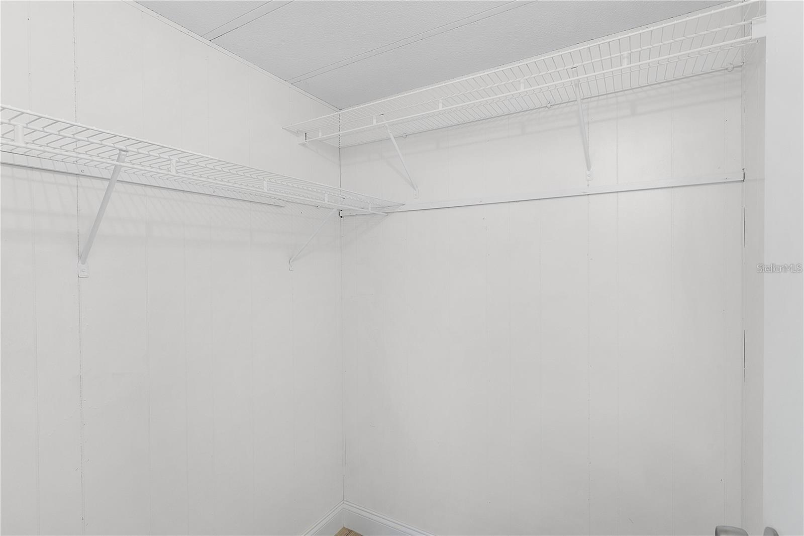 Image 20 of 36 For 354 Ivanhoe Circle