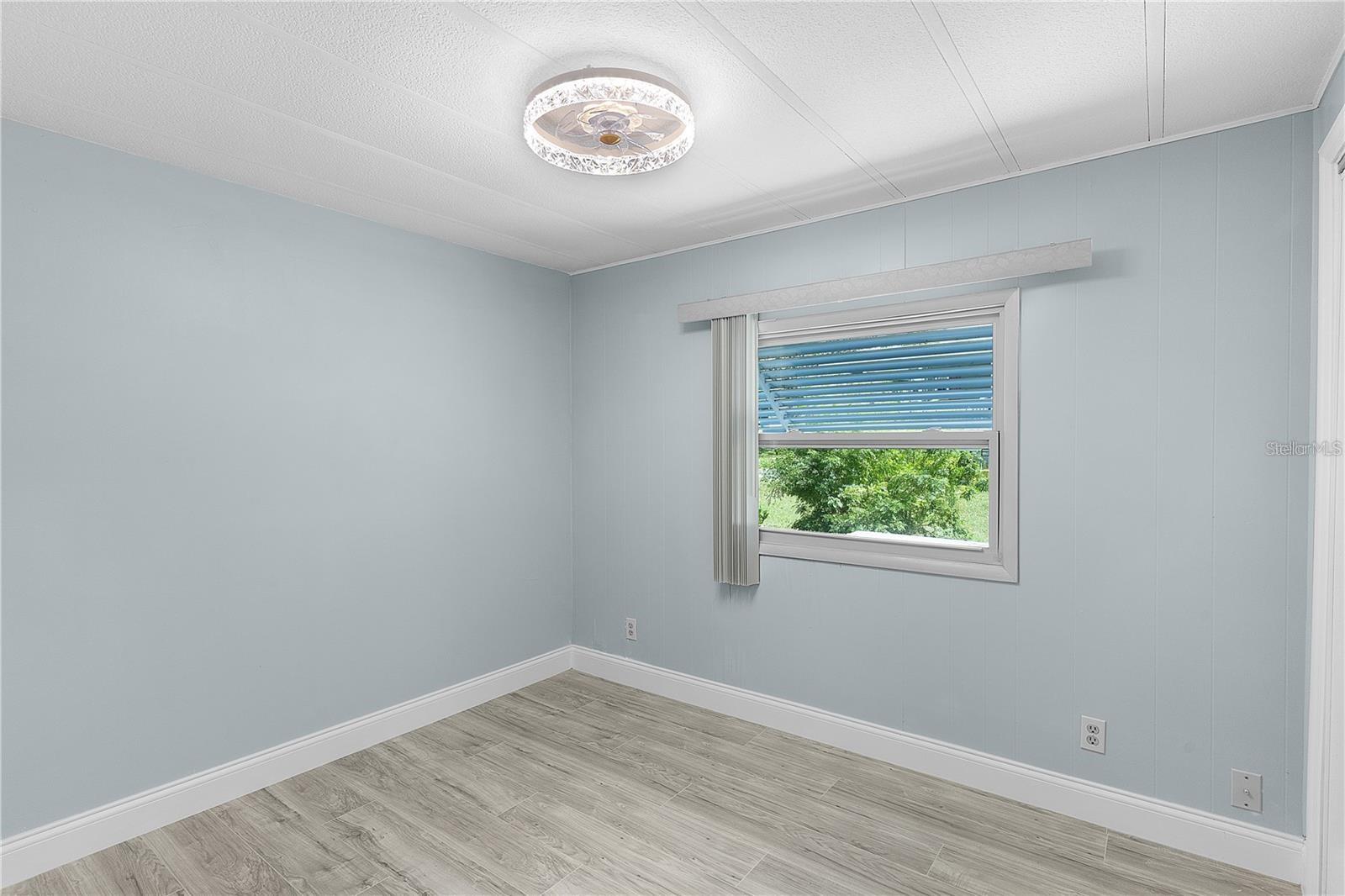 Image 21 of 36 For 354 Ivanhoe Circle