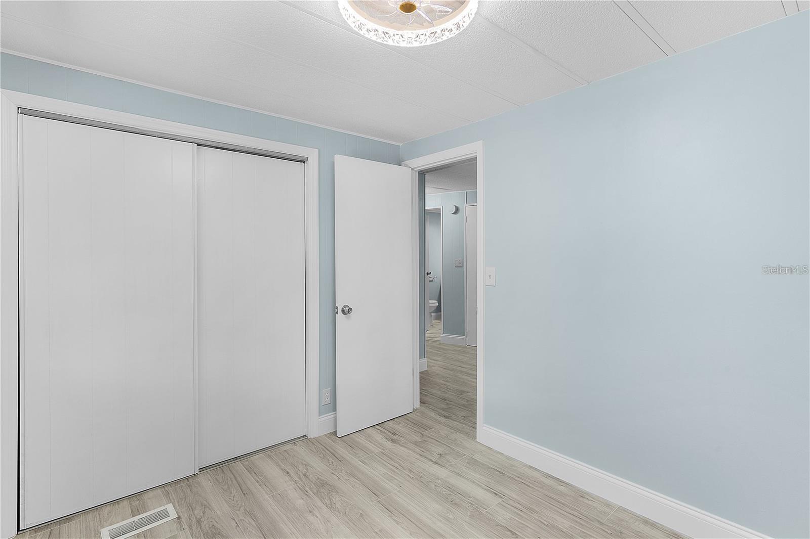 Image 22 of 36 For 354 Ivanhoe Circle