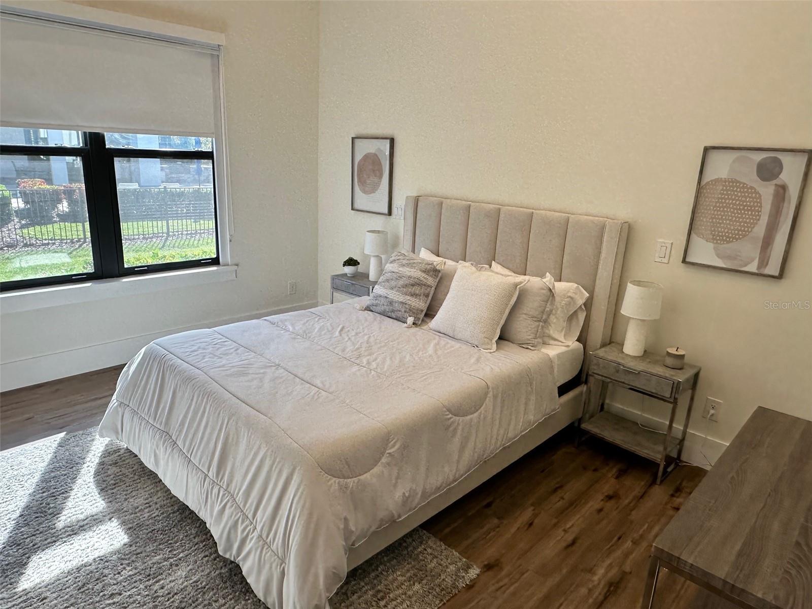 Image 10 of 32 For 15600 Pendio Drive