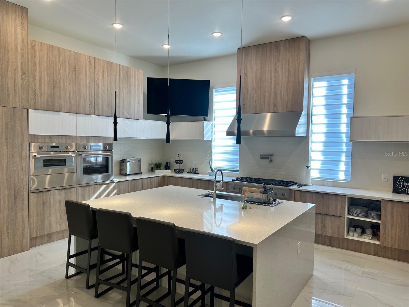 Image 14 of 32 For 15600 Pendio Drive