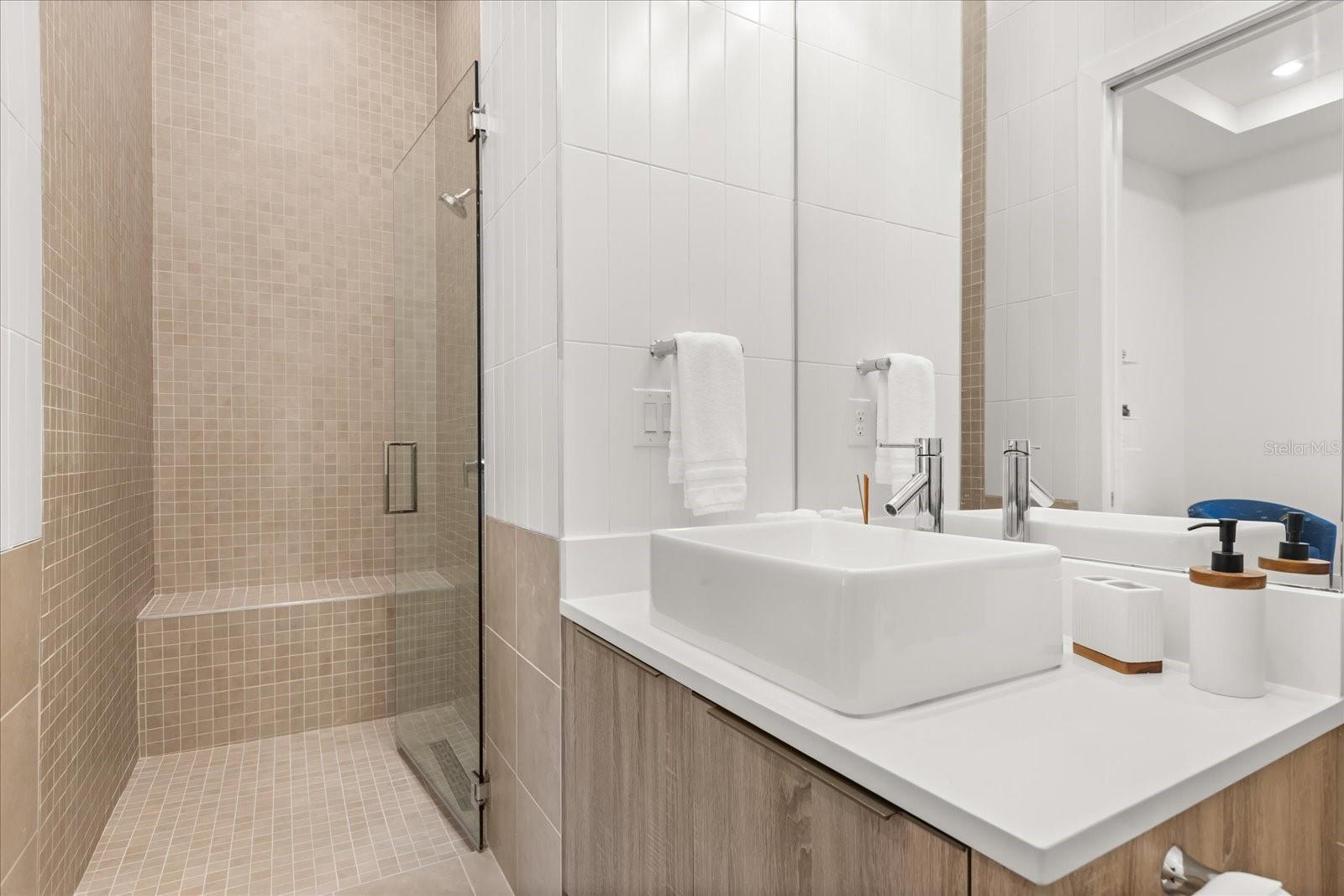 Image 33 of 68 For 15600 Pendio Drive