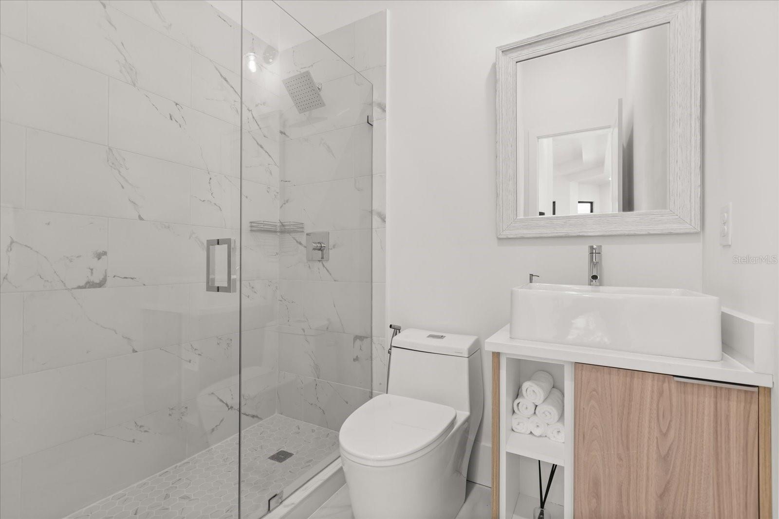 Image 36 of 68 For 15600 Pendio Drive