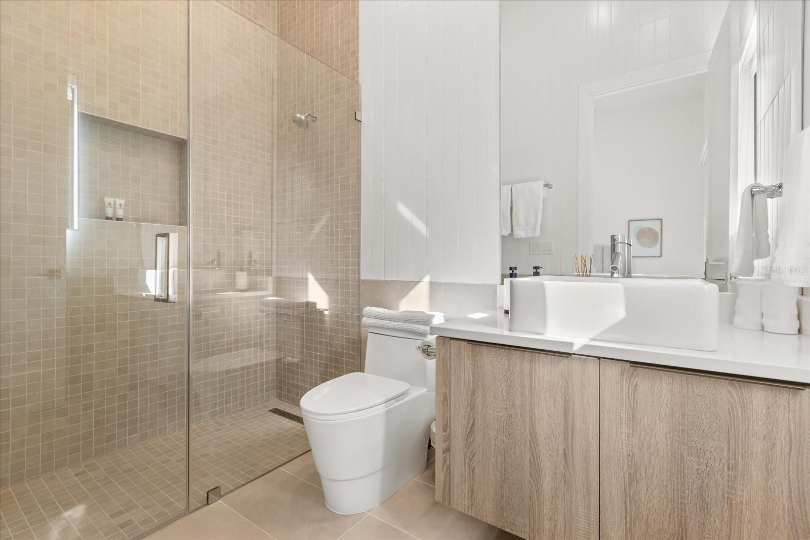 Image 39 of 68 For 15600 Pendio Drive