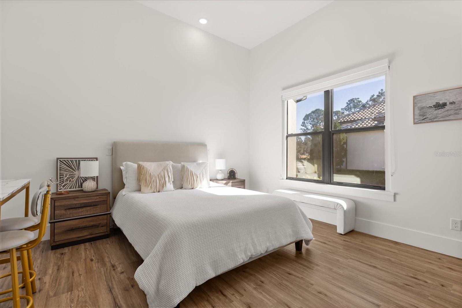 Image 40 of 68 For 15600 Pendio Drive