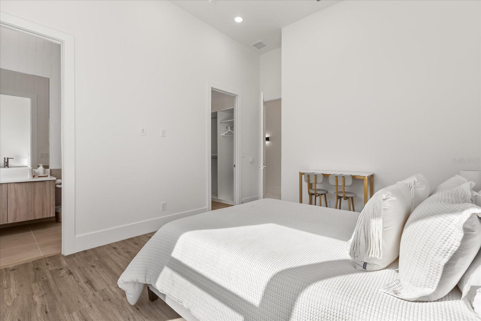 Image 41 of 68 For 15600 Pendio Drive