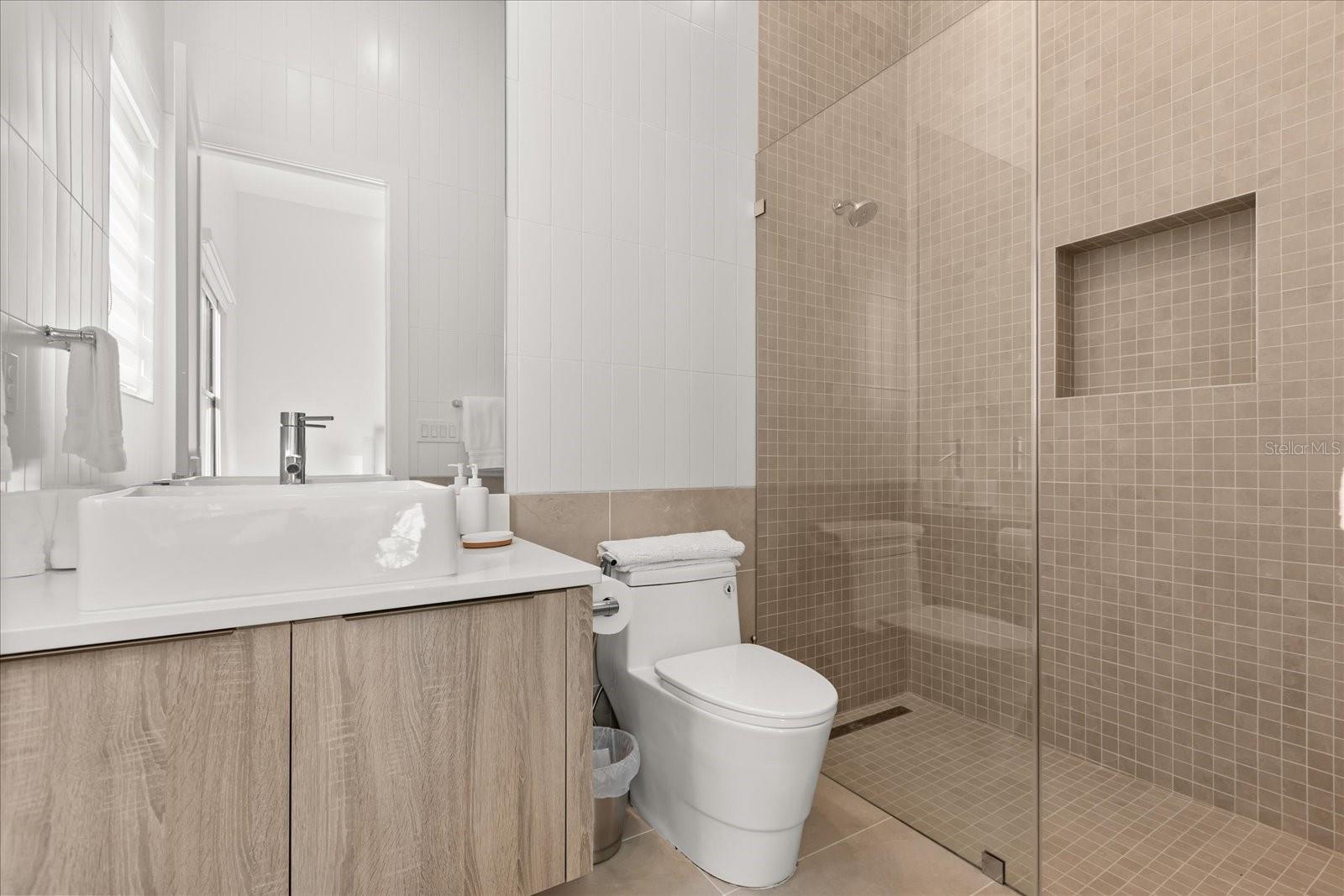 Image 42 of 68 For 15600 Pendio Drive