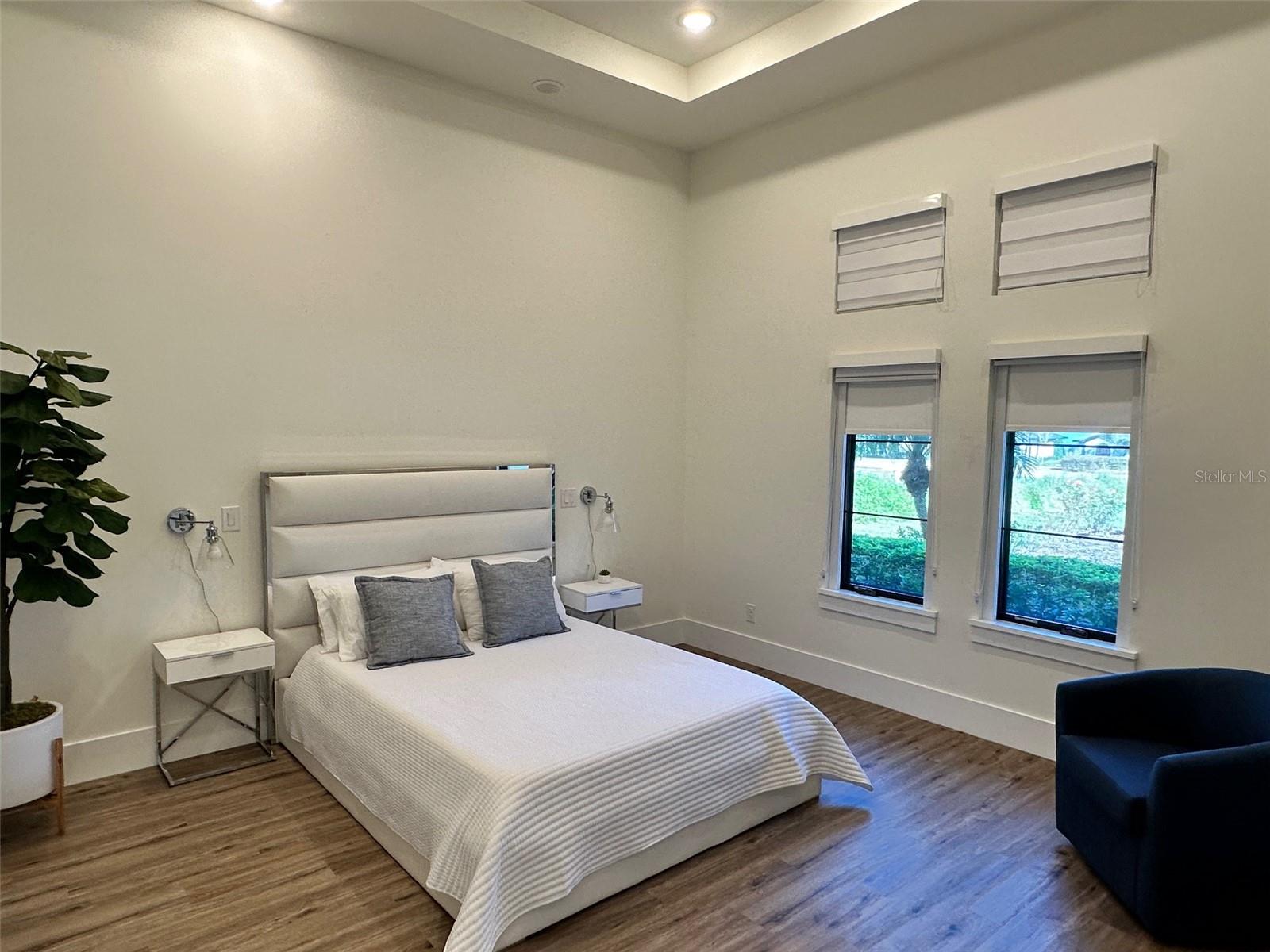 Image 9 of 32 For 15600 Pendio Drive