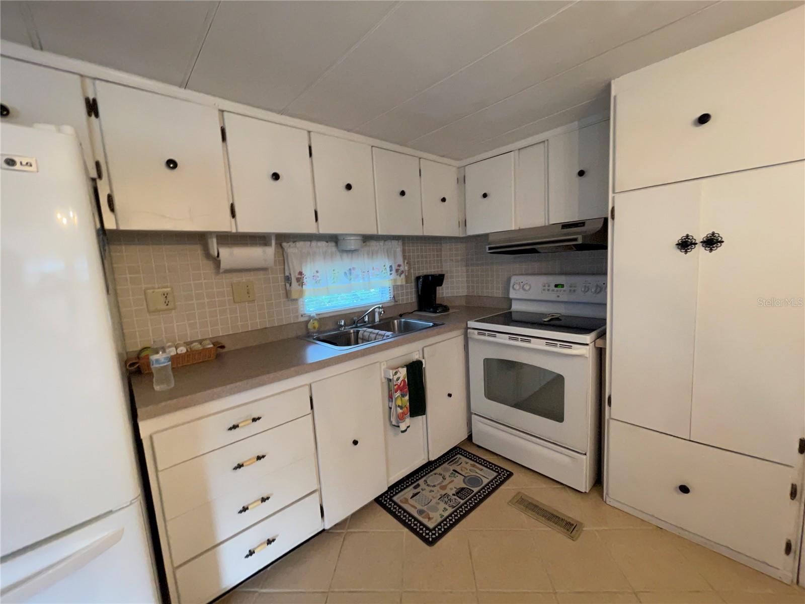 Image 5 of 14 For 9564 162nd Place