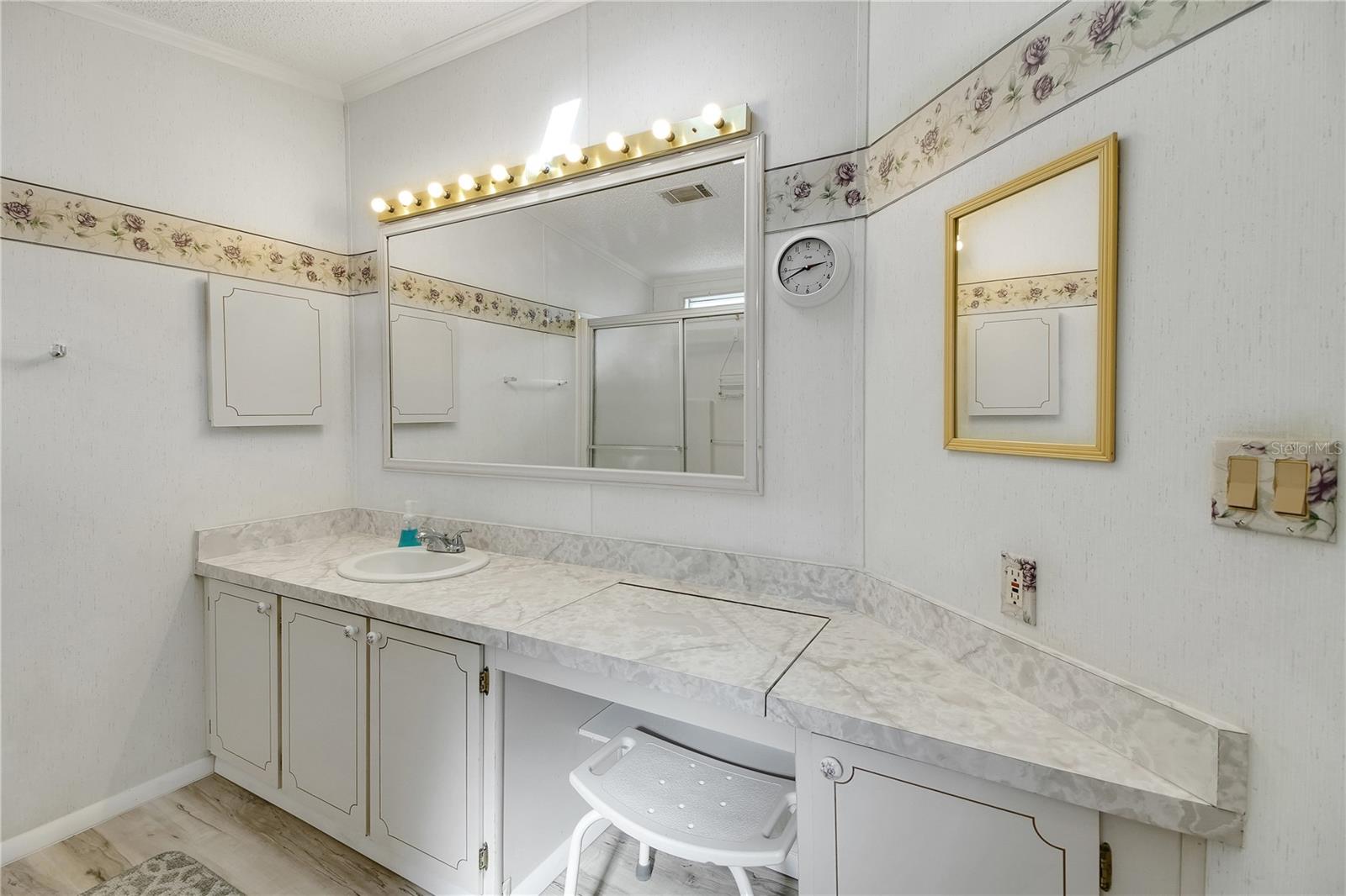 Image 27 of 45 For 5229 Hartford Lane