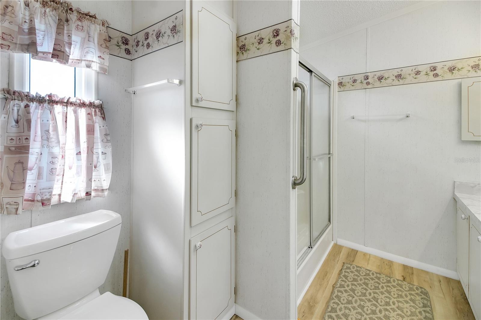 Image 28 of 45 For 5229 Hartford Lane