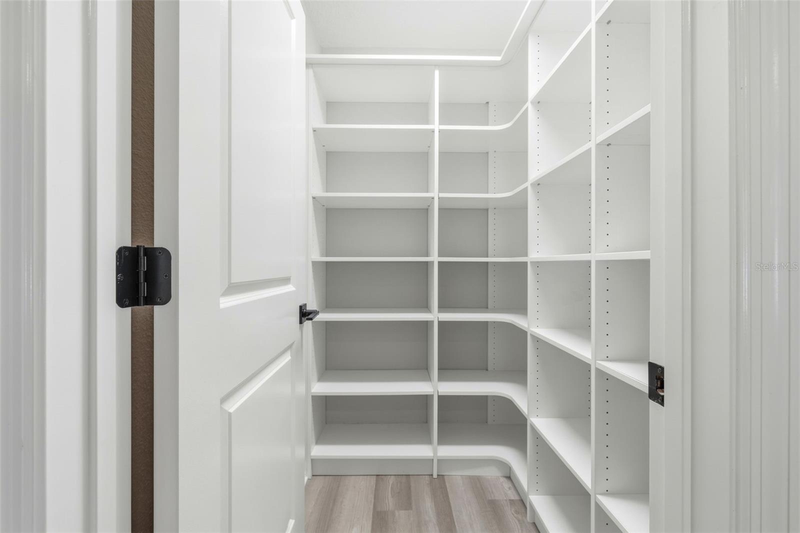 Image 17 of 42 For 2786 Alder Avenue