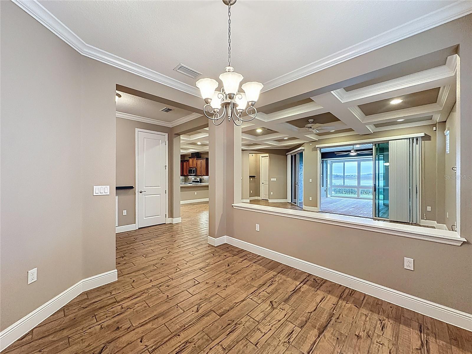 Image 11 of 83 For 244 Silver Maple Road