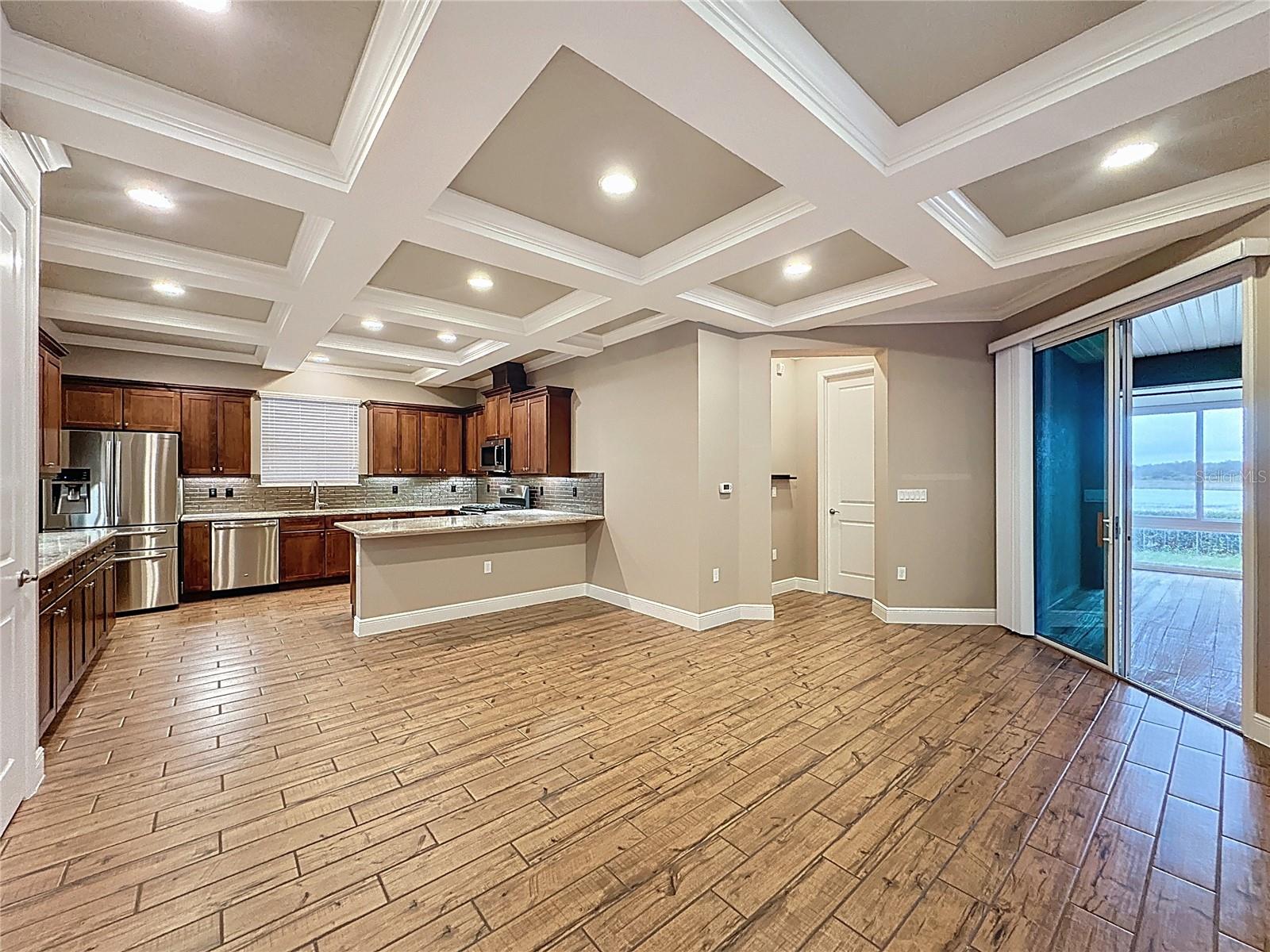 Image 17 of 83 For 244 Silver Maple Road