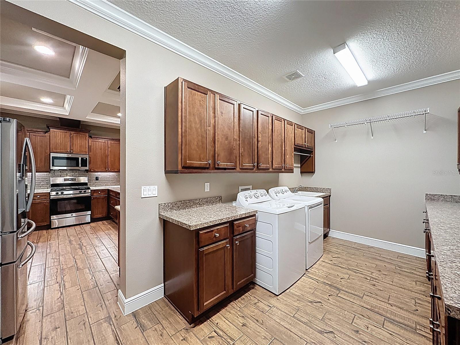 Image 25 of 83 For 244 Silver Maple Road