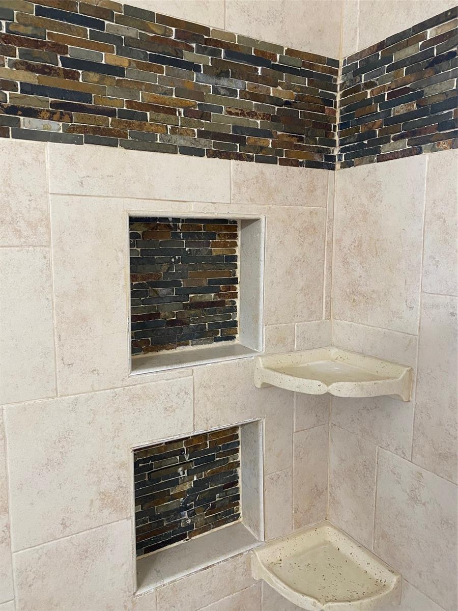 Image 12 of 26 For 11585 129th Lane