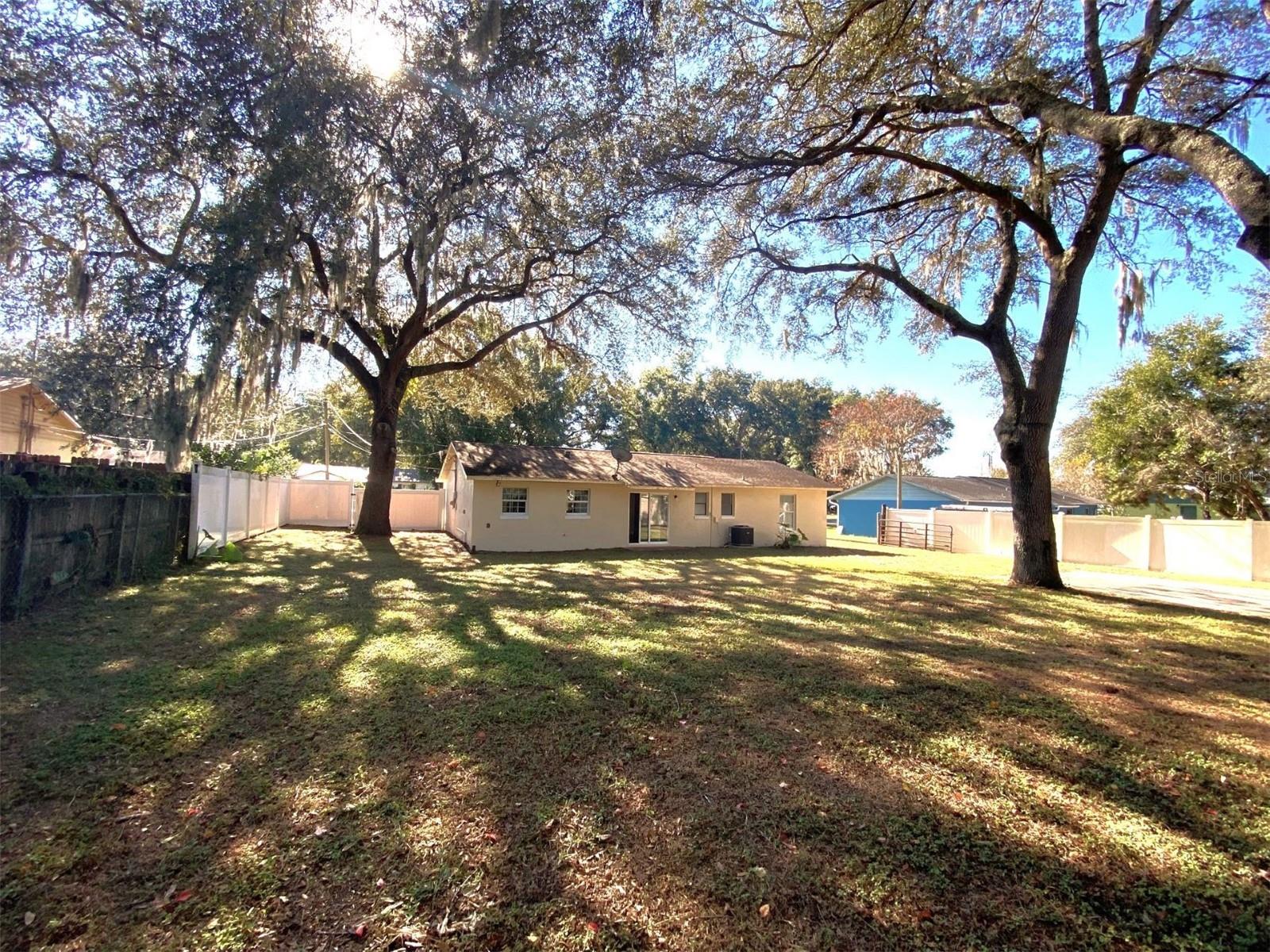 Image 16 of 26 For 11585 129th Lane