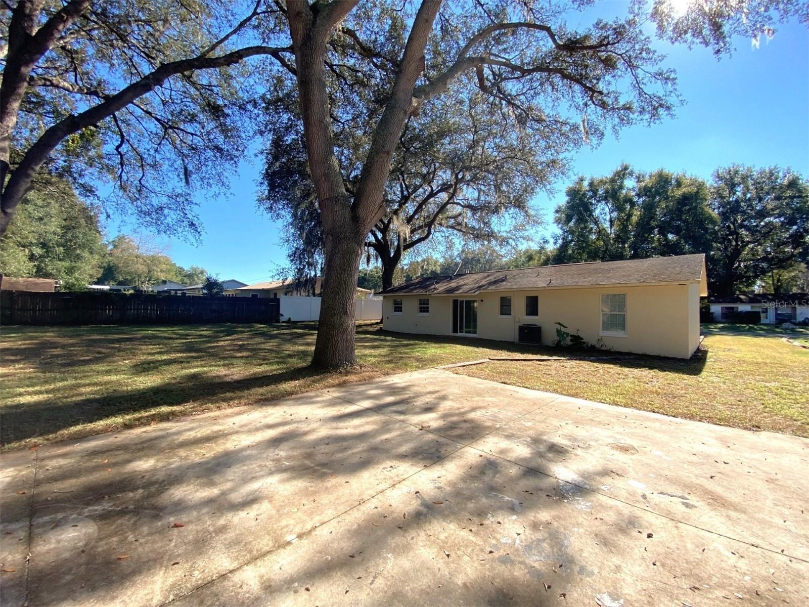 Image 17 of 26 For 11585 129th Lane