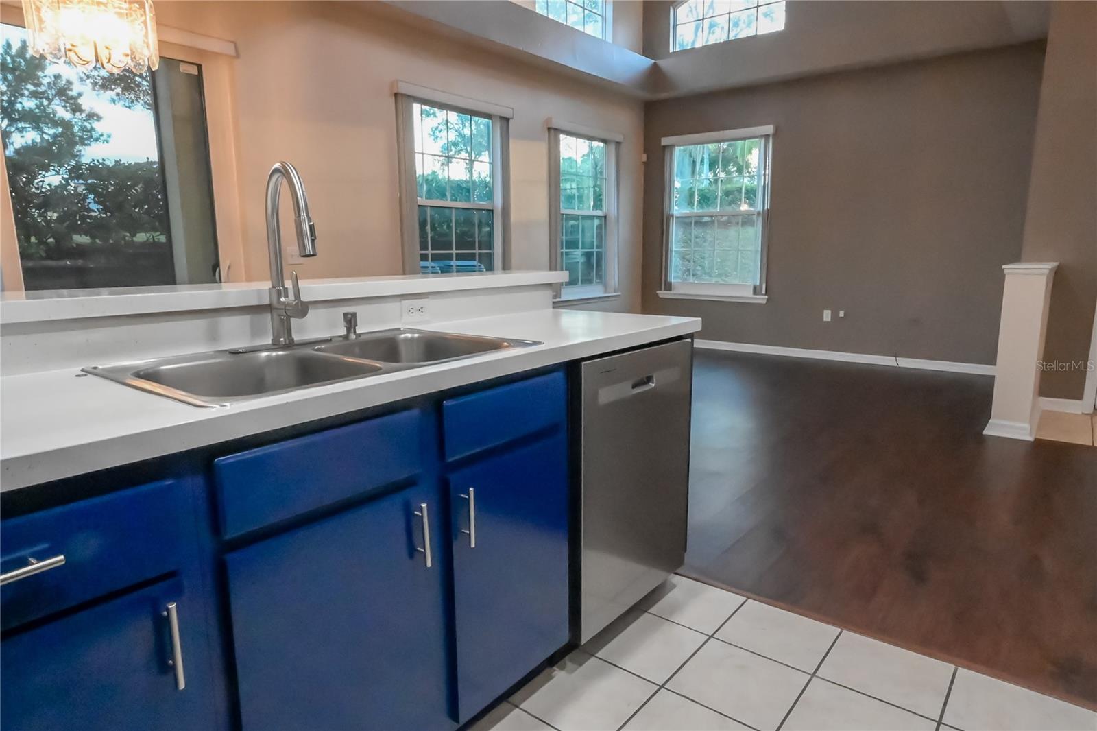 Image 12 of 42 For 704 Monroe Circle