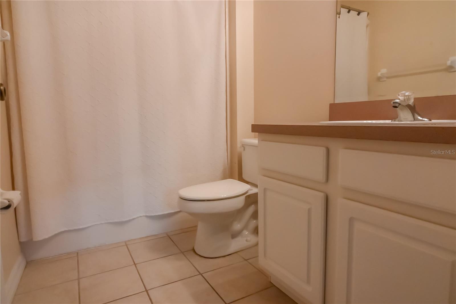 Image 15 of 42 For 704 Monroe Circle