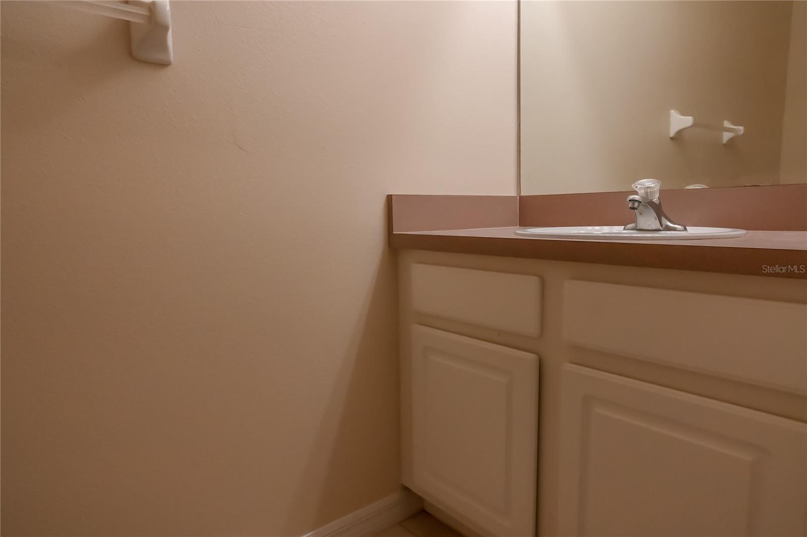 Image 18 of 42 For 704 Monroe Circle