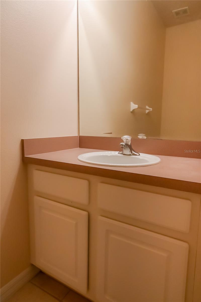 Image 19 of 42 For 704 Monroe Circle