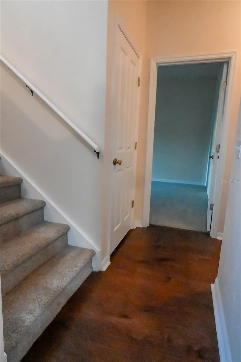 Image 20 of 42 For 704 Monroe Circle